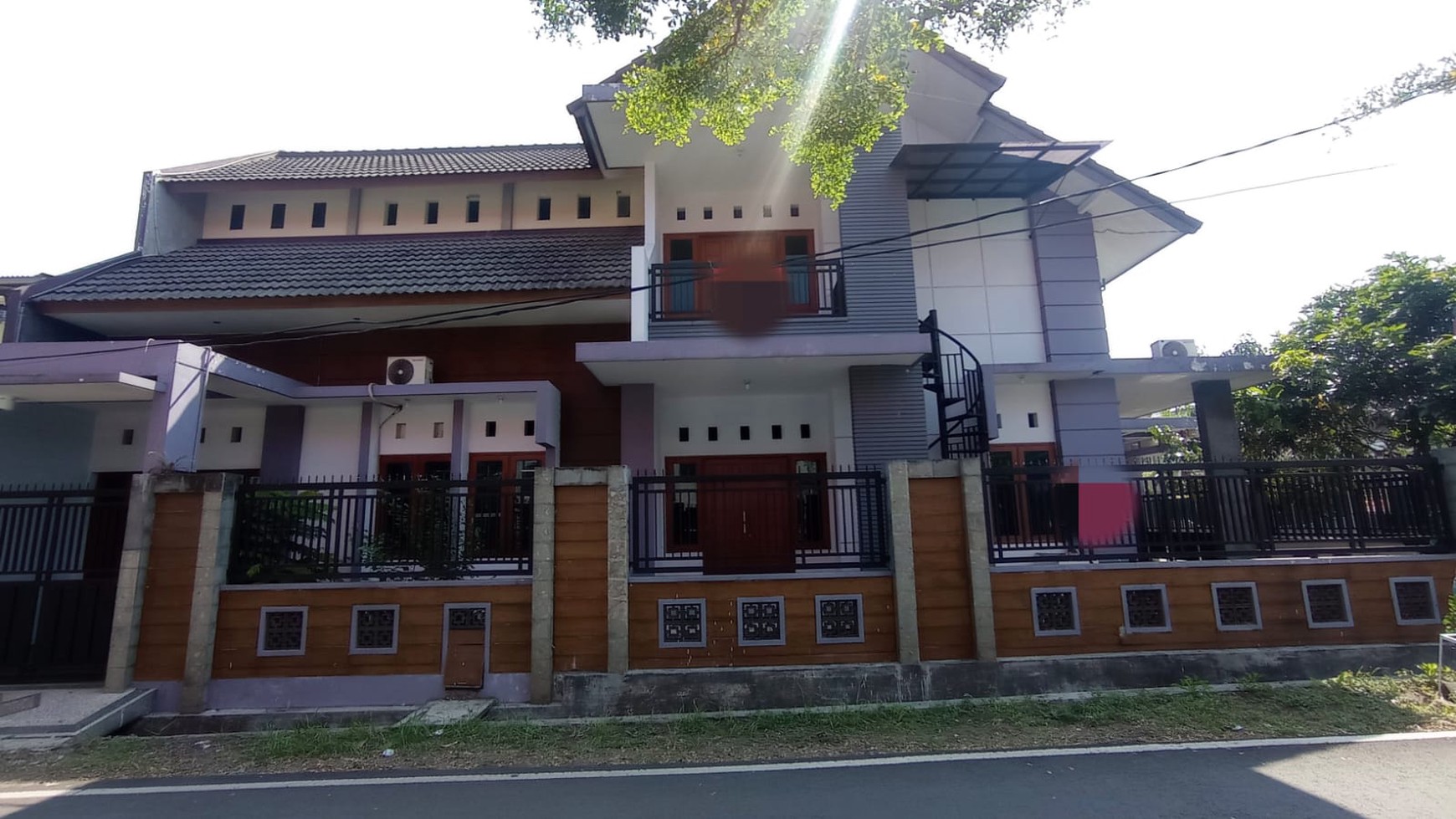 Rumah Mewah Posisi Hook 2 Lantai, Terawat & Siap Huni