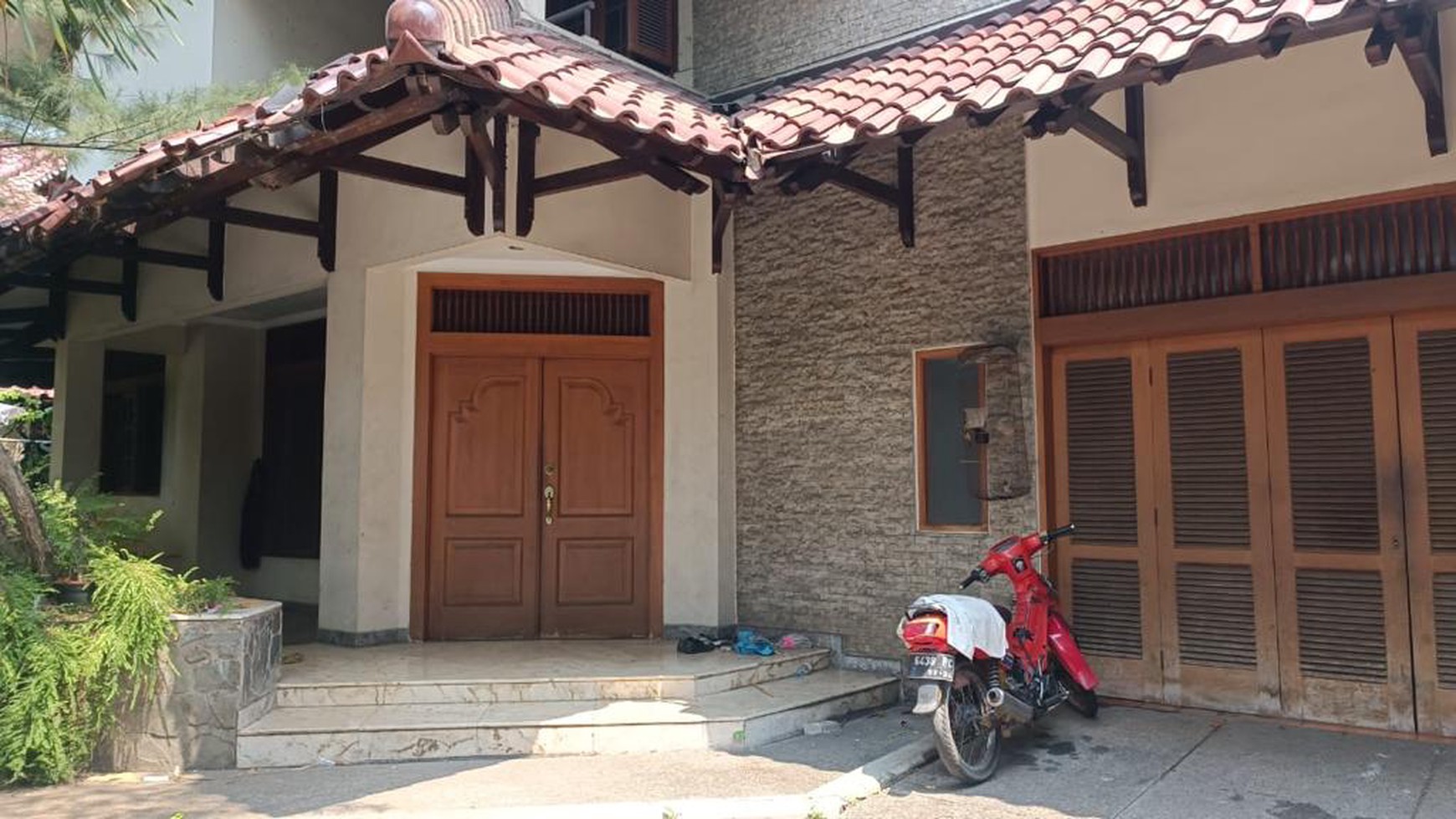 Rumah di Jalan Utama Pondok Indah 