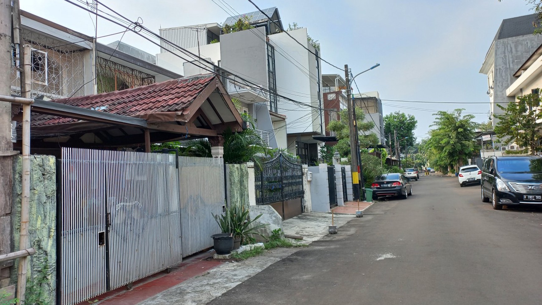 Rumah Tua Pelepah Kuning, Kelapa Gading Luas 6x20m2