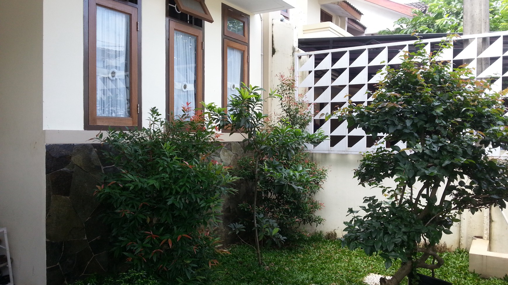 Rumah Cantik Minimalis 170m2 Taman Cimanggu Bogor hanya 2,2M NEGO