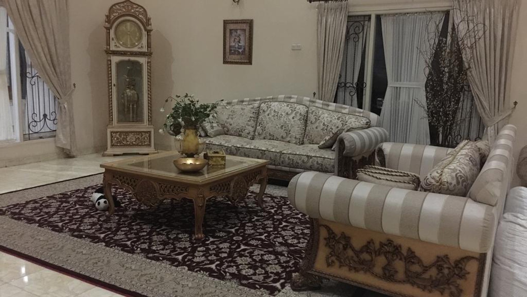 RUMAH LUAS 6000 Meter, di Pondok Jagung Utara, Harga 10 M, NEGO.