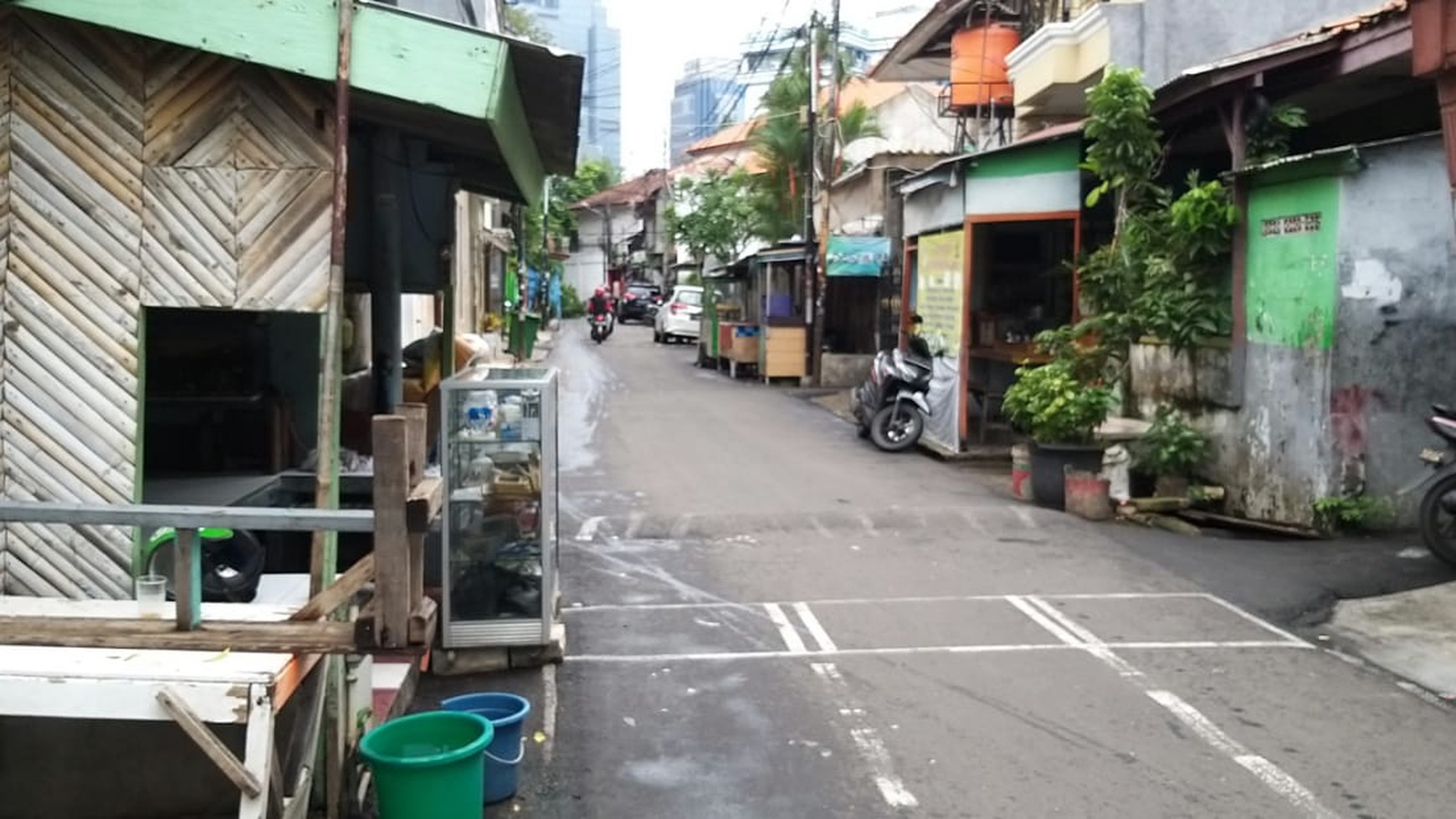 Lokasi strategis kemana mana area Menteng dan Cikini.