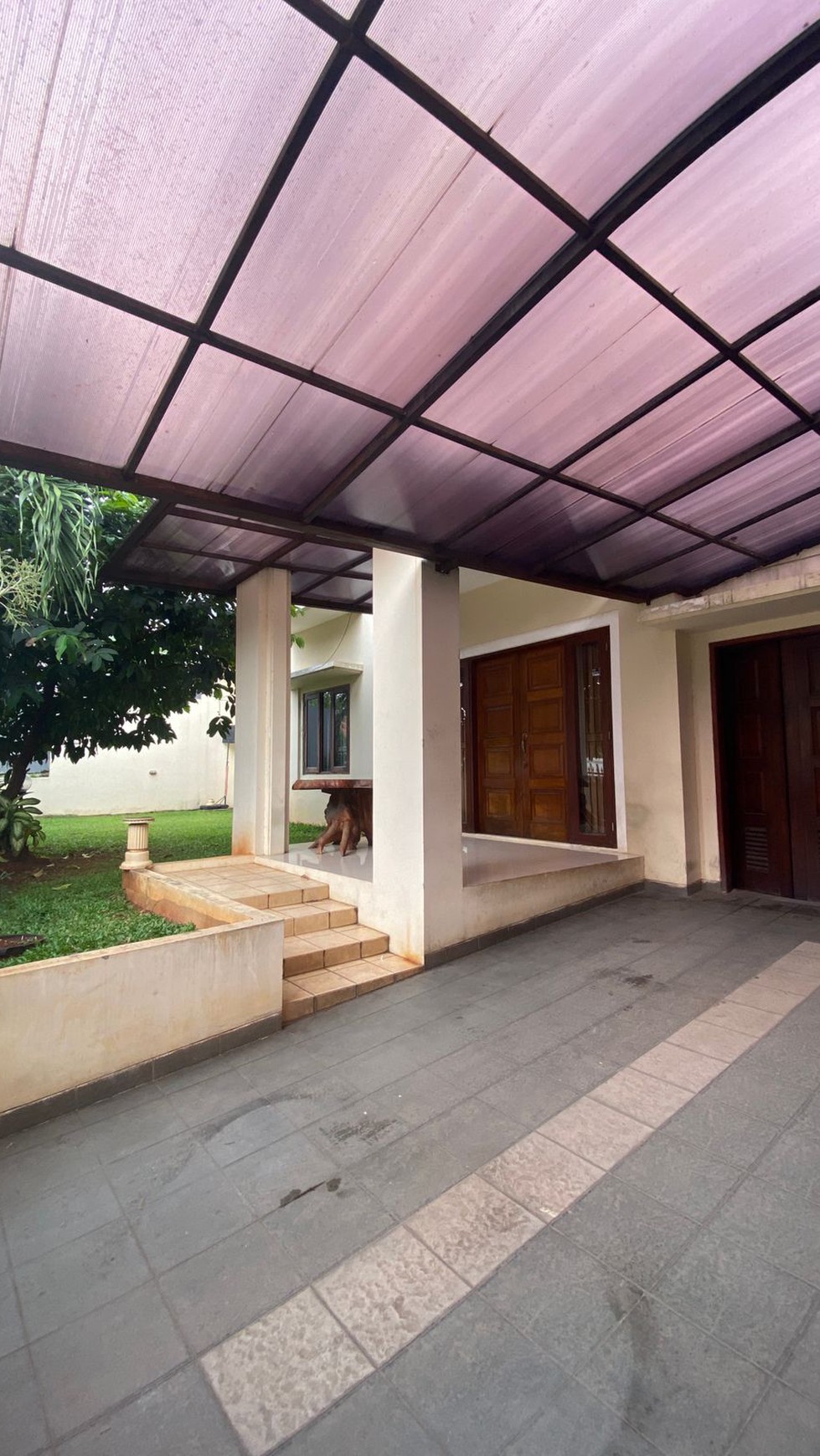 Rumah Jl Emesde Area Kemang Selatan ,Lingkungan Tenang