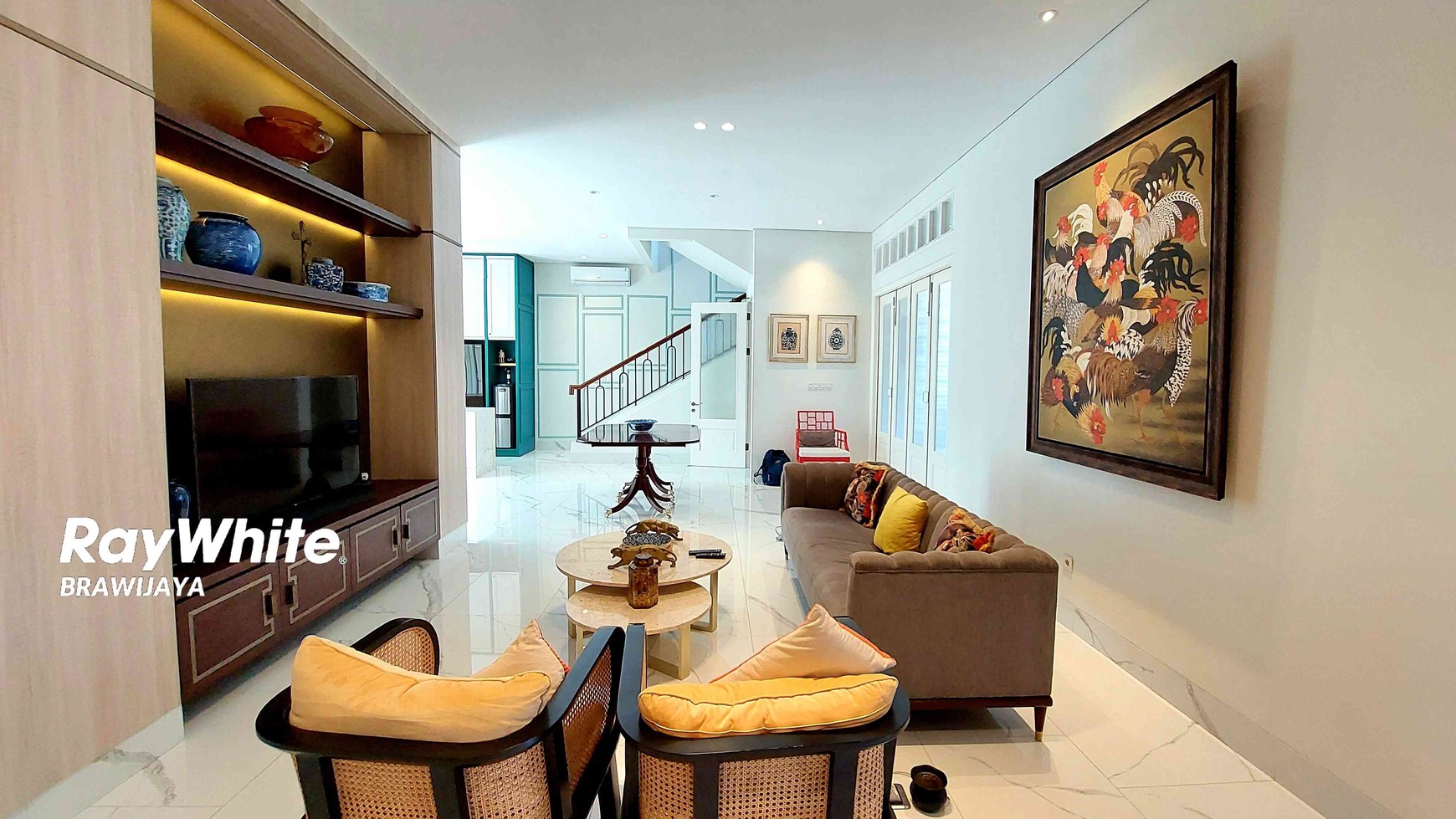 TOWNHOUSE DI RAGUNAN, JAKSEL, INDOCHINE DESIGN INTERIOR, 2 KM KE  TOL JORR