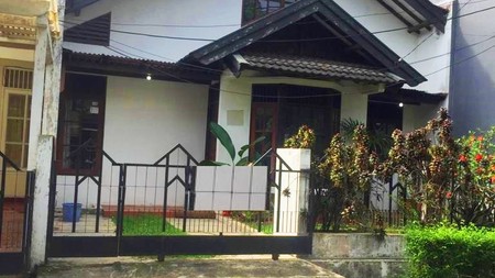 Rumah 1 lantai, lokasi strategis di Bintaro