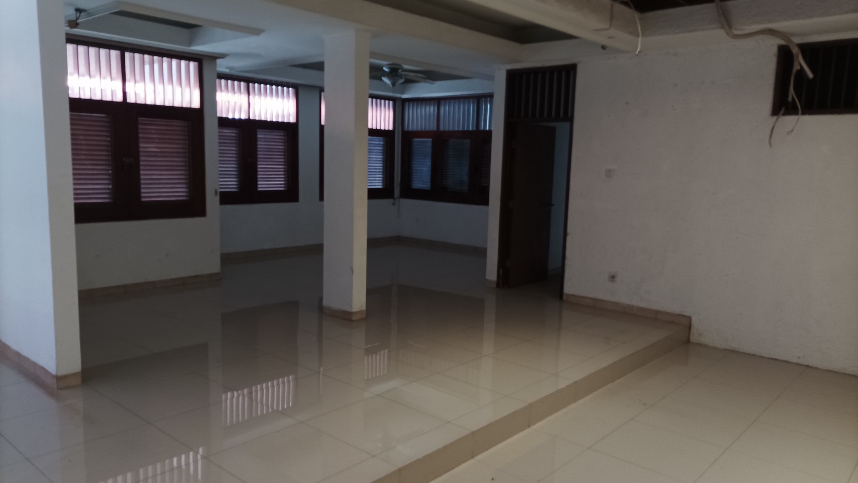 Rumah lokasi di Menteng cocok utk silent office