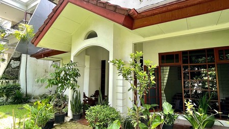 Rumah Asri Siap Huni Lingkungan Tenang Area Kebayoran Baru