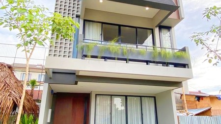 Brand New Townhouse 3 Floor + RoofTop. Berlokasi di Cilandak Kko - Jaksel