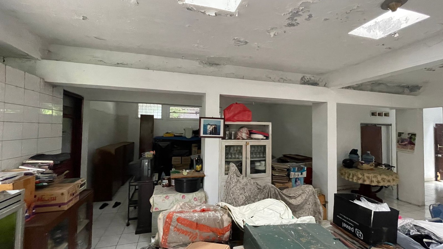 Dijual Rumah Tua Luas 814m2 Hook bebas banjir di Daerah Menteng Jakarta Pusat.