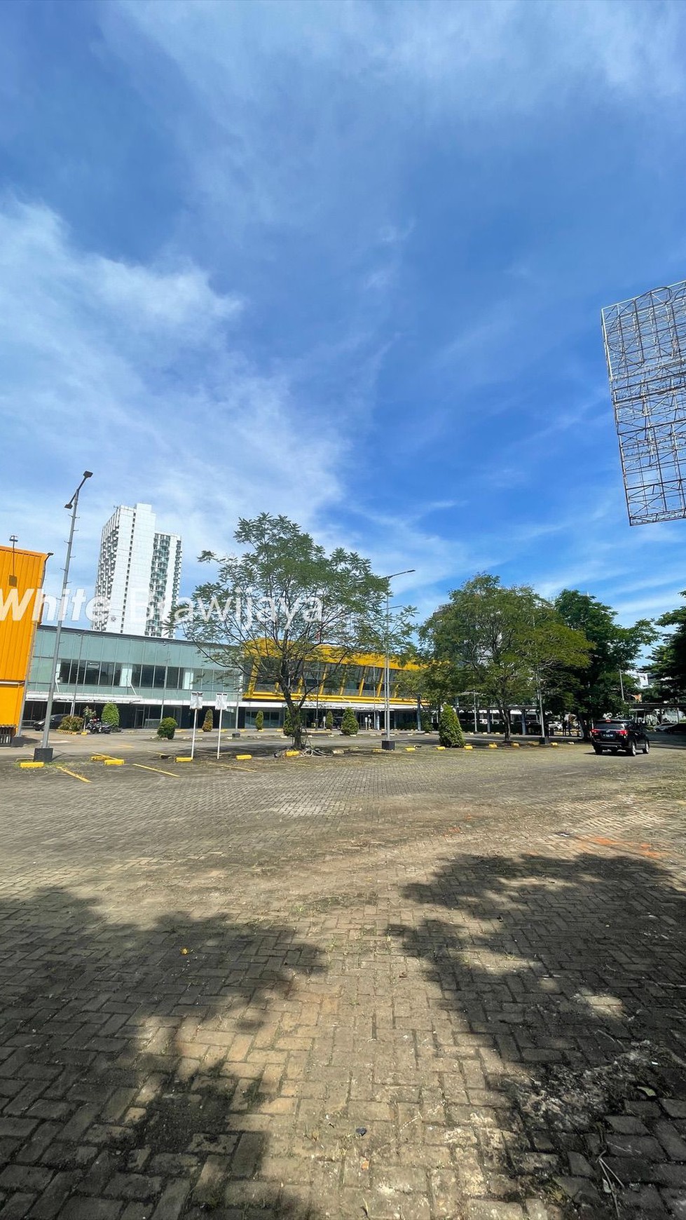 Bangunan Eks Retail Lokasi Strategis BSD City Serpong