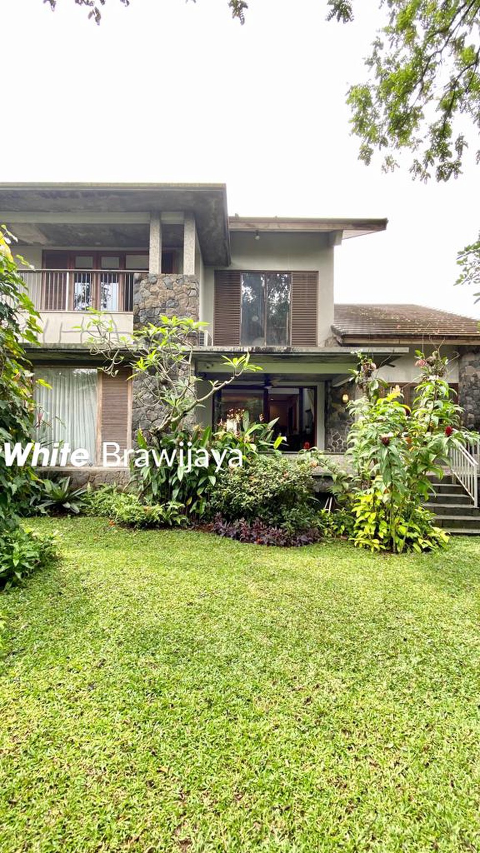 Tropical House Lokasi Tenang  Area Lebak Bulus Cirendeu