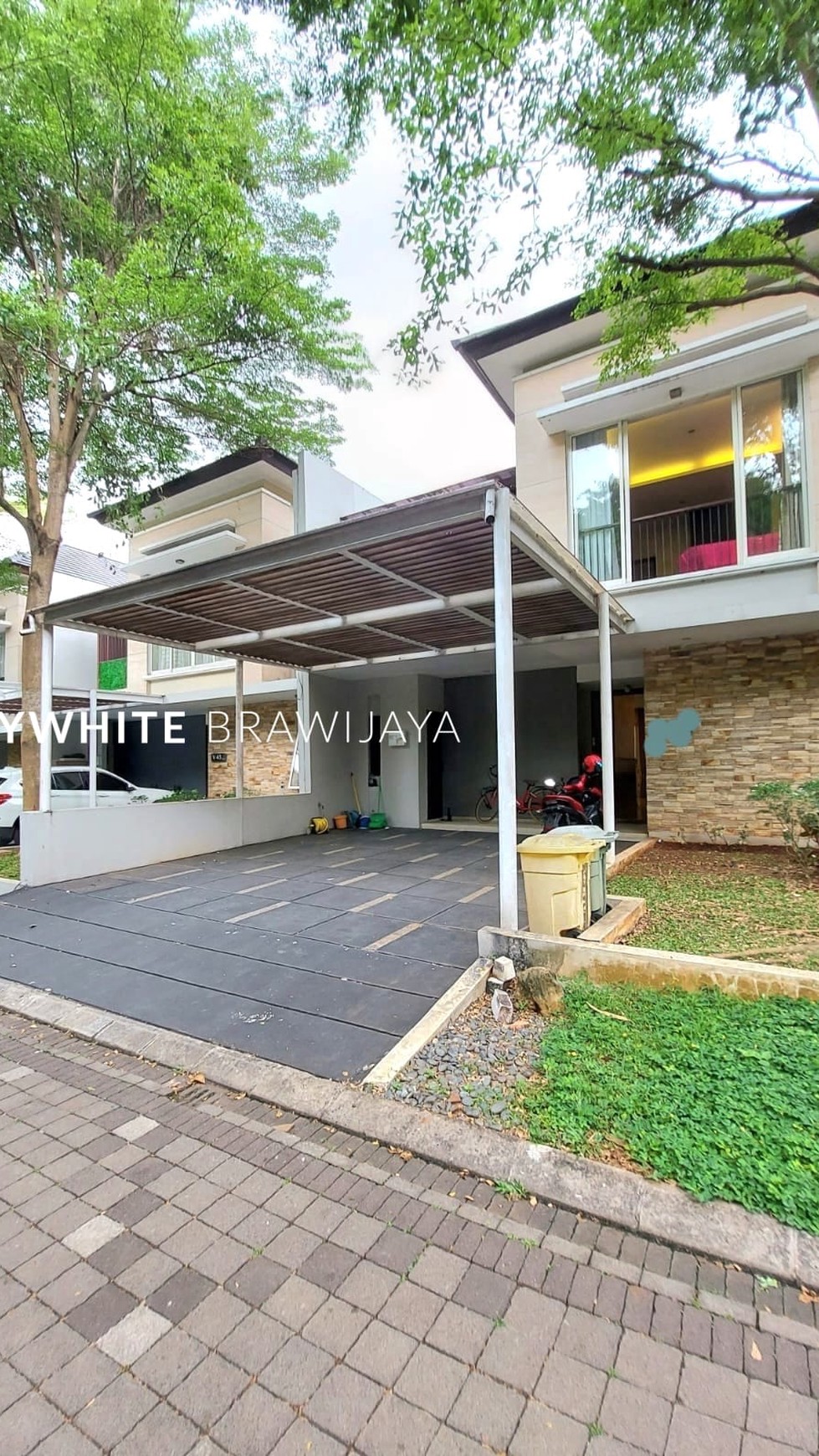 Rumah Dalam Kompleks Serenia Hills 