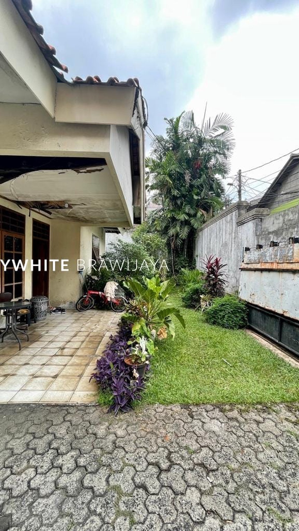 Rumah Lama Hitung Tanah Area Kemang Utara 