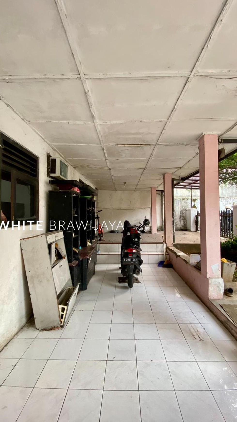 Rumah Lama Hitung Tanah dalam Kompleks Area Pasar Minggu