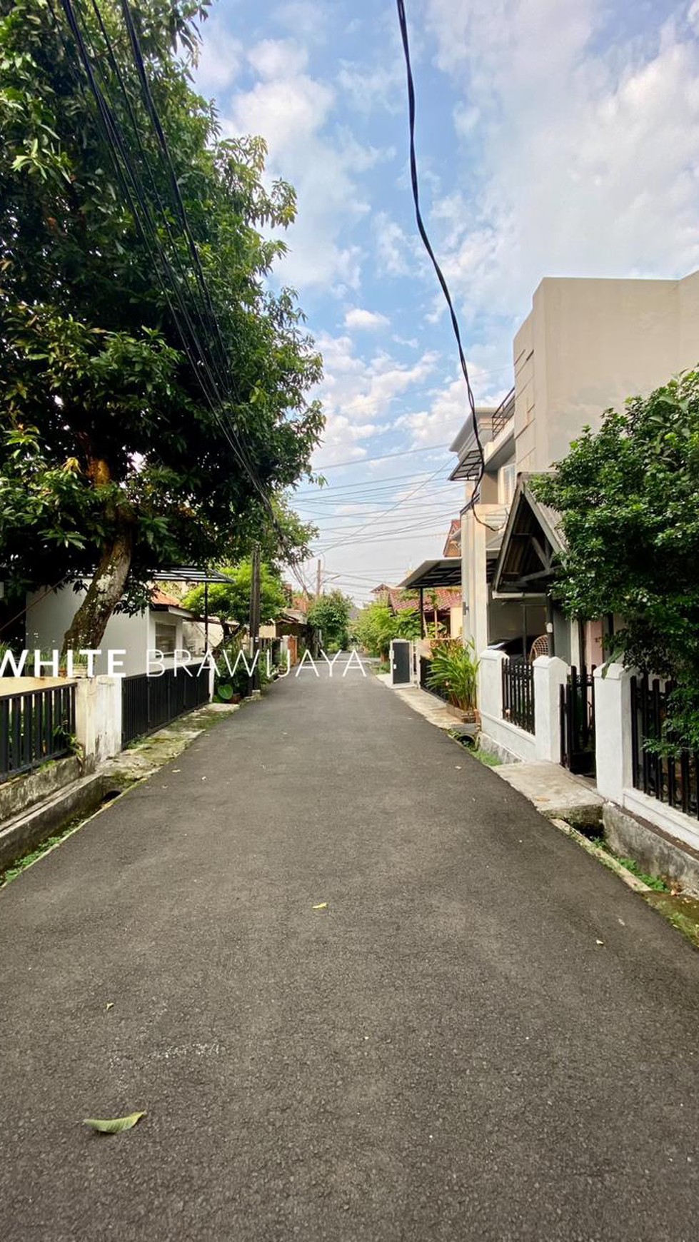 Rumah Lama Hitung Tanah dalam Kompleks Area Pasar Minggu