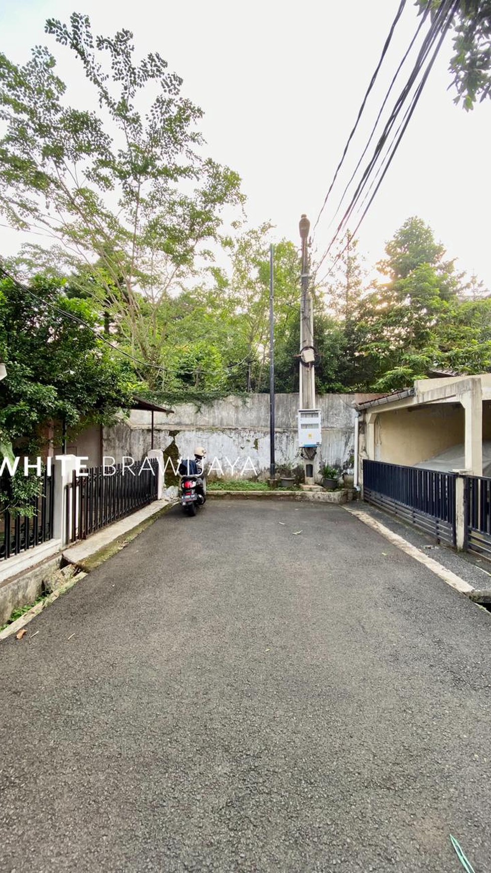 Rumah Lama Hitung Tanah dalam Kompleks Area Pasar Minggu