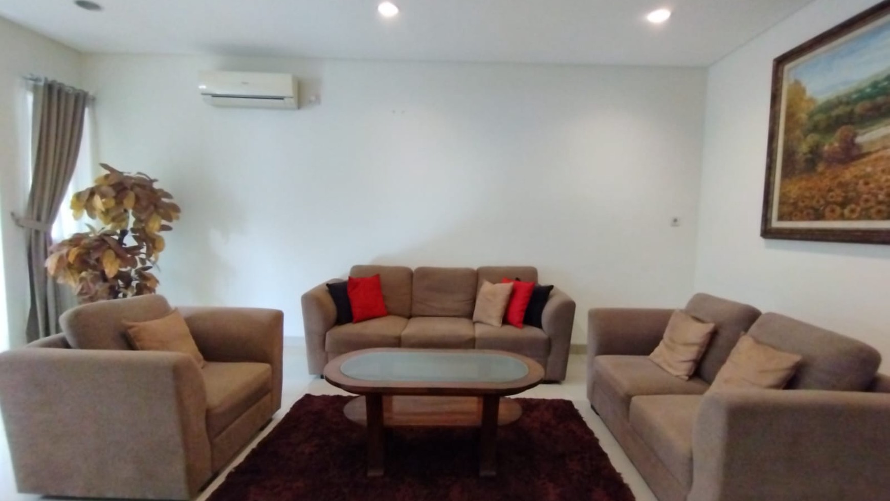 Full Furnished Rumah Split Level 3 lantai Residence One Blue Sapphire, Rapih Siap Huni, Selangkah ke Binus School