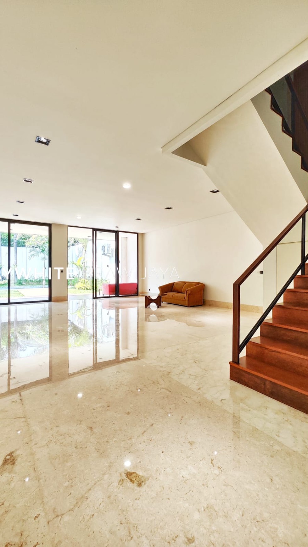 Brand New Luxurious Modern House Kemang