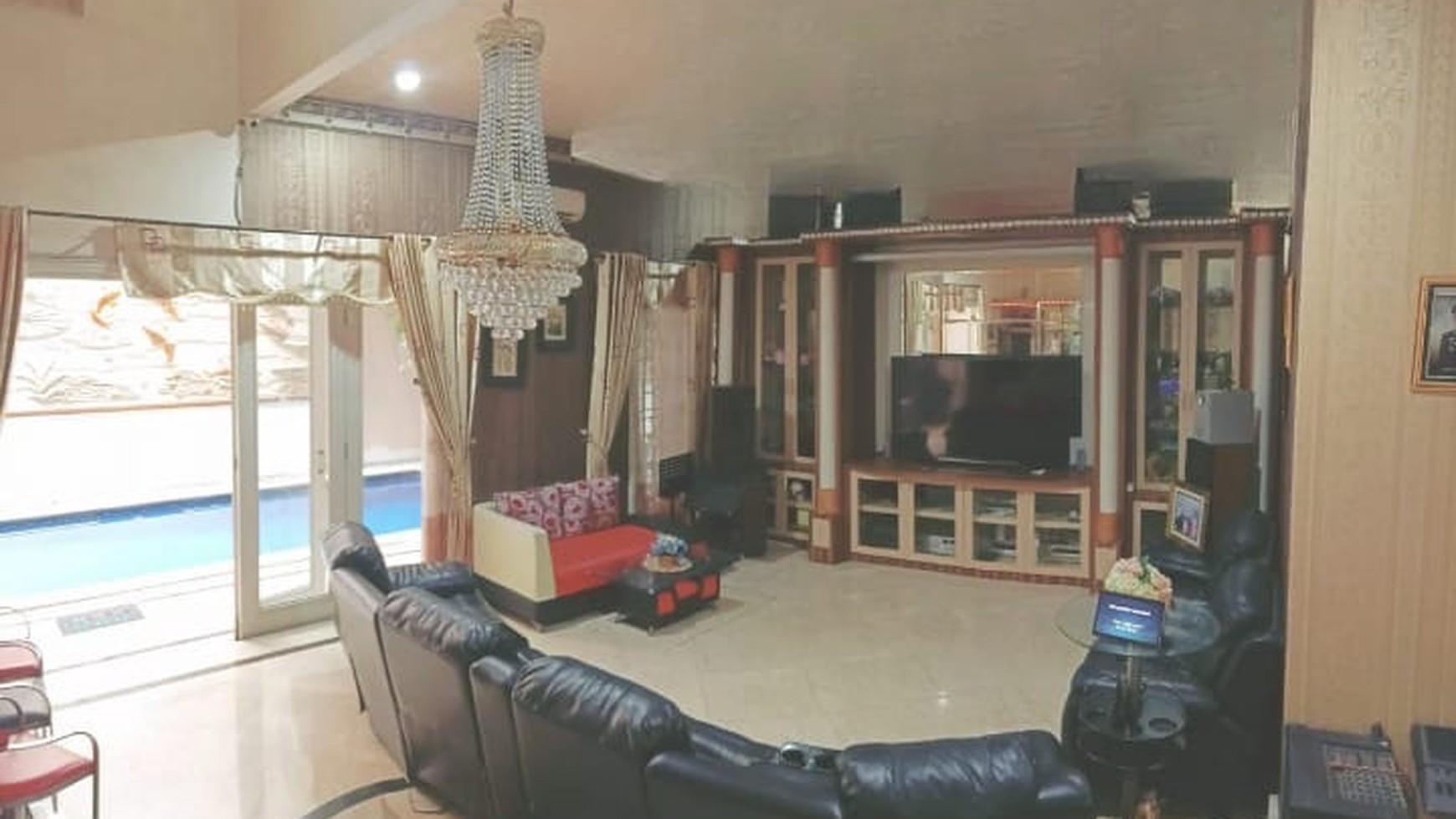 RUMAH  CLASIC FULL FURNISHED INTERIOR Gayungsari Timur Surabaya Selatan