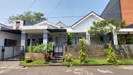 Rumah cantik siap huni di Bintaro 