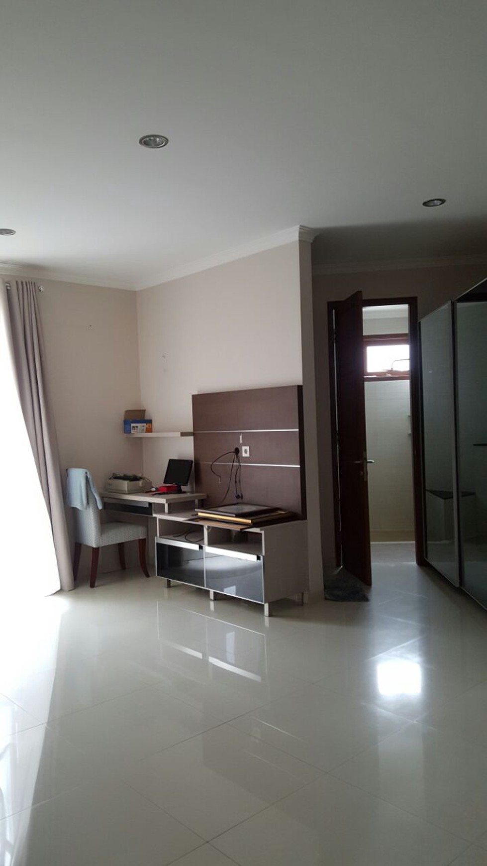 HOT SALE !!! Rumah Siap Huni, Lokasi Strategis, dan Nyaman @Maleo, Bintaro