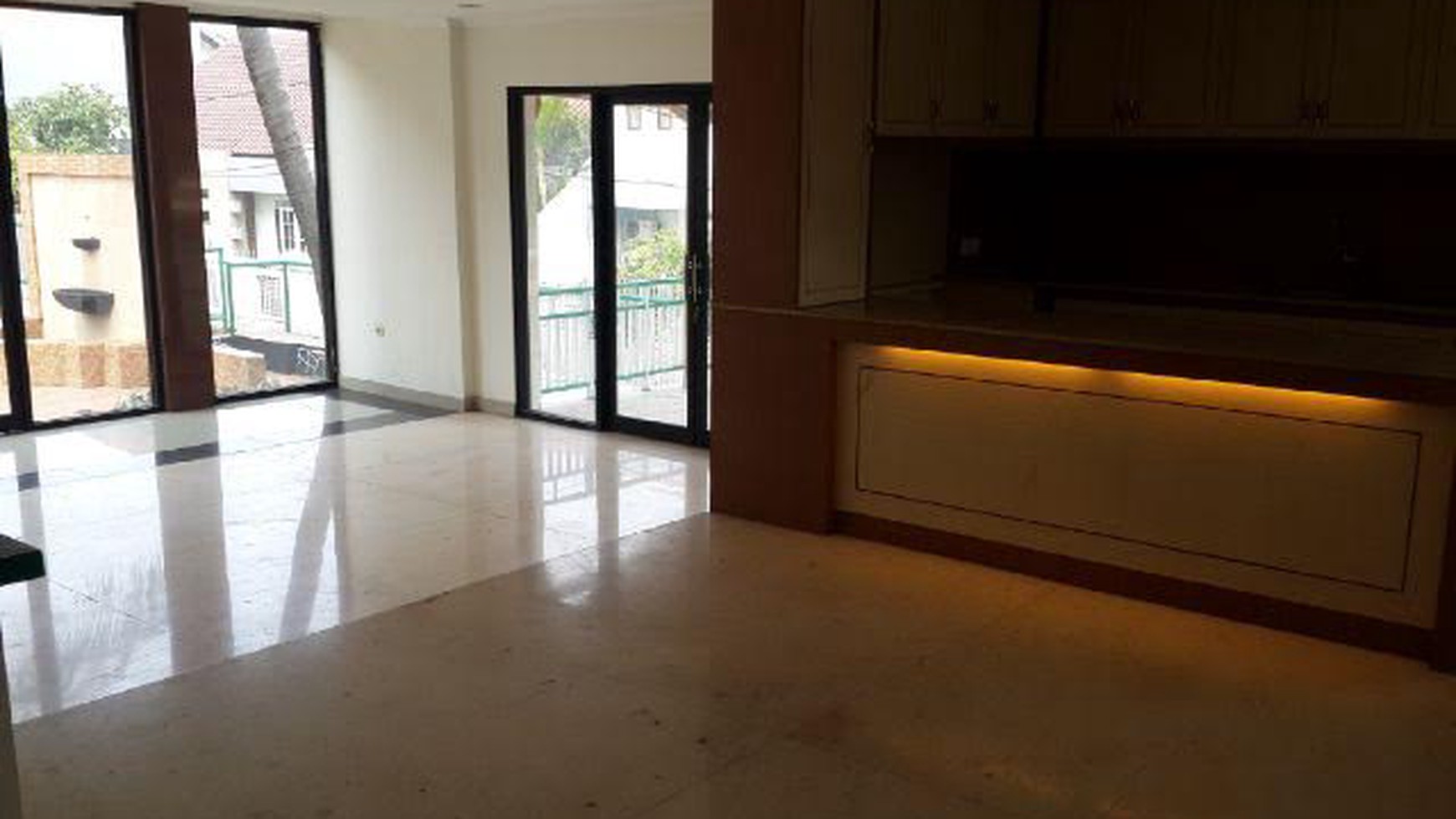 Dijual Town House di Permata Hijau II, Cidodol Jakarta Selatan di tengan lingkungan yang tenang, aman & asri