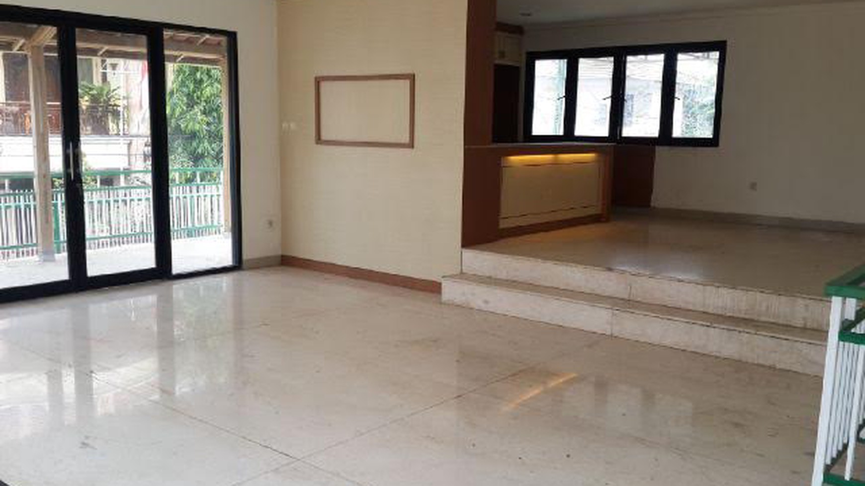 Dijual Town House di Permata Hijau II, Cidodol Jakarta Selatan di tengan lingkungan yang tenang, aman & asri