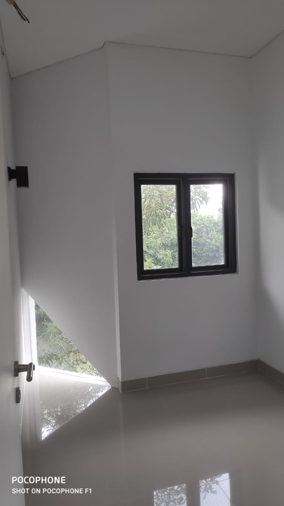 Rumah Bagus Siap Huni di Perum Ozone Residence, Veteran Bintaro, Jakarta Selatan