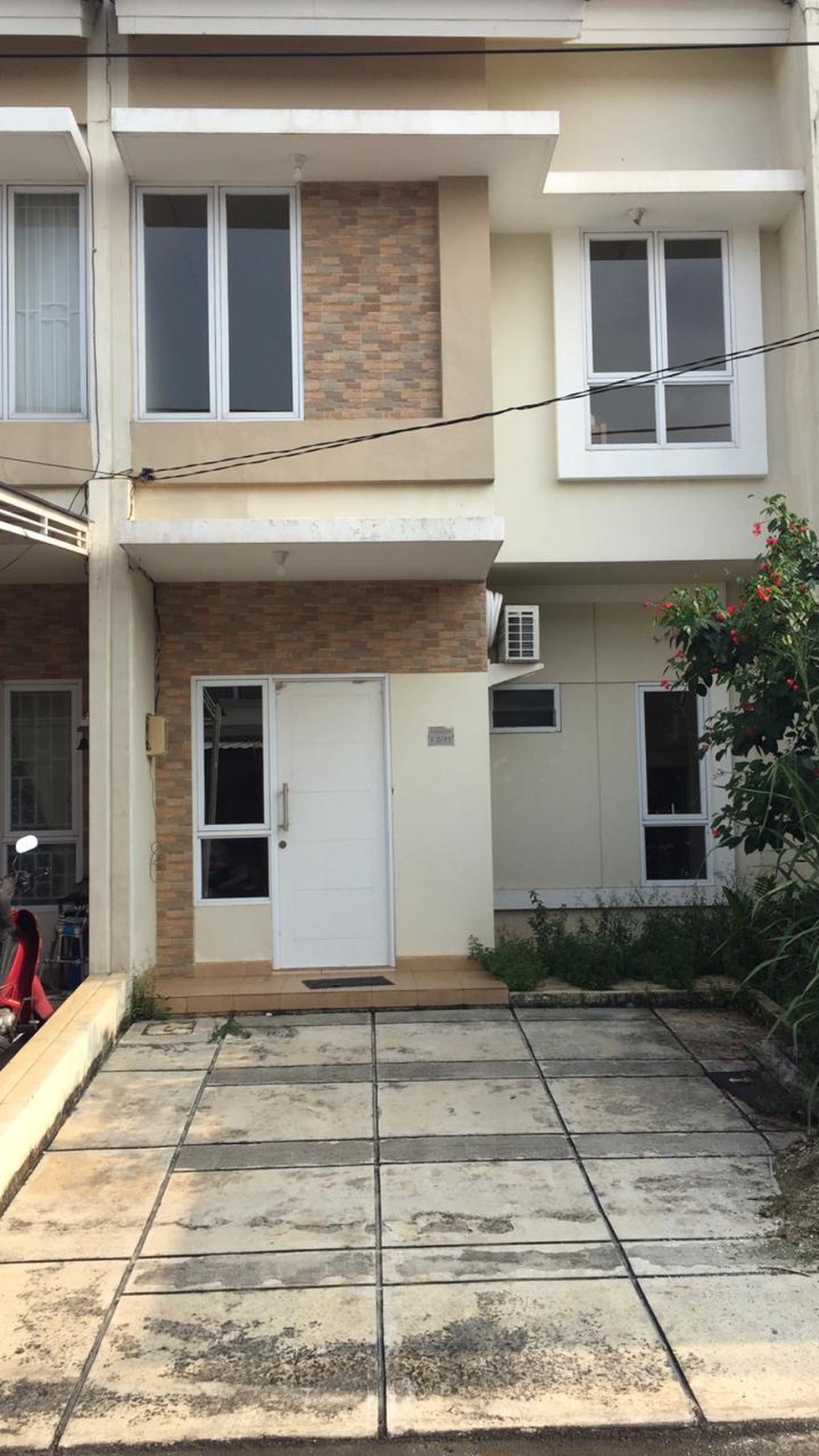 Rumah Siap Huni, dlm cluster , keamanan 24 jam  di Serpong Tangerang