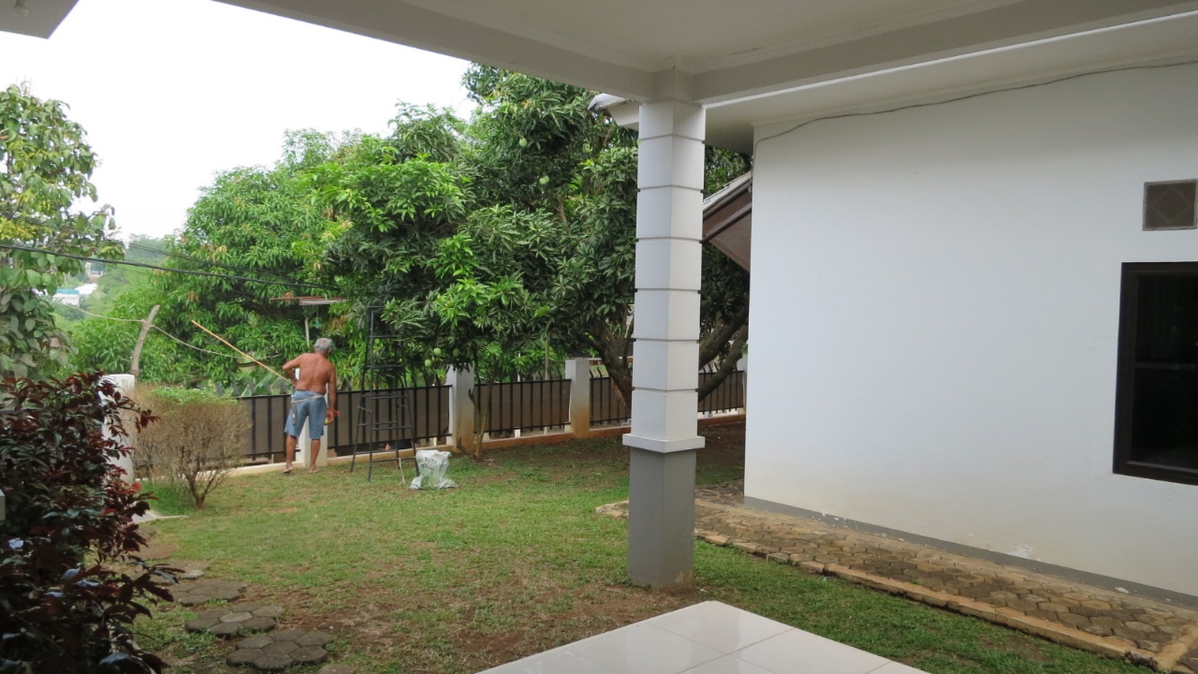 Rumah di Meruyung Depok - 5 Menit ke Masjid Kubah Emas