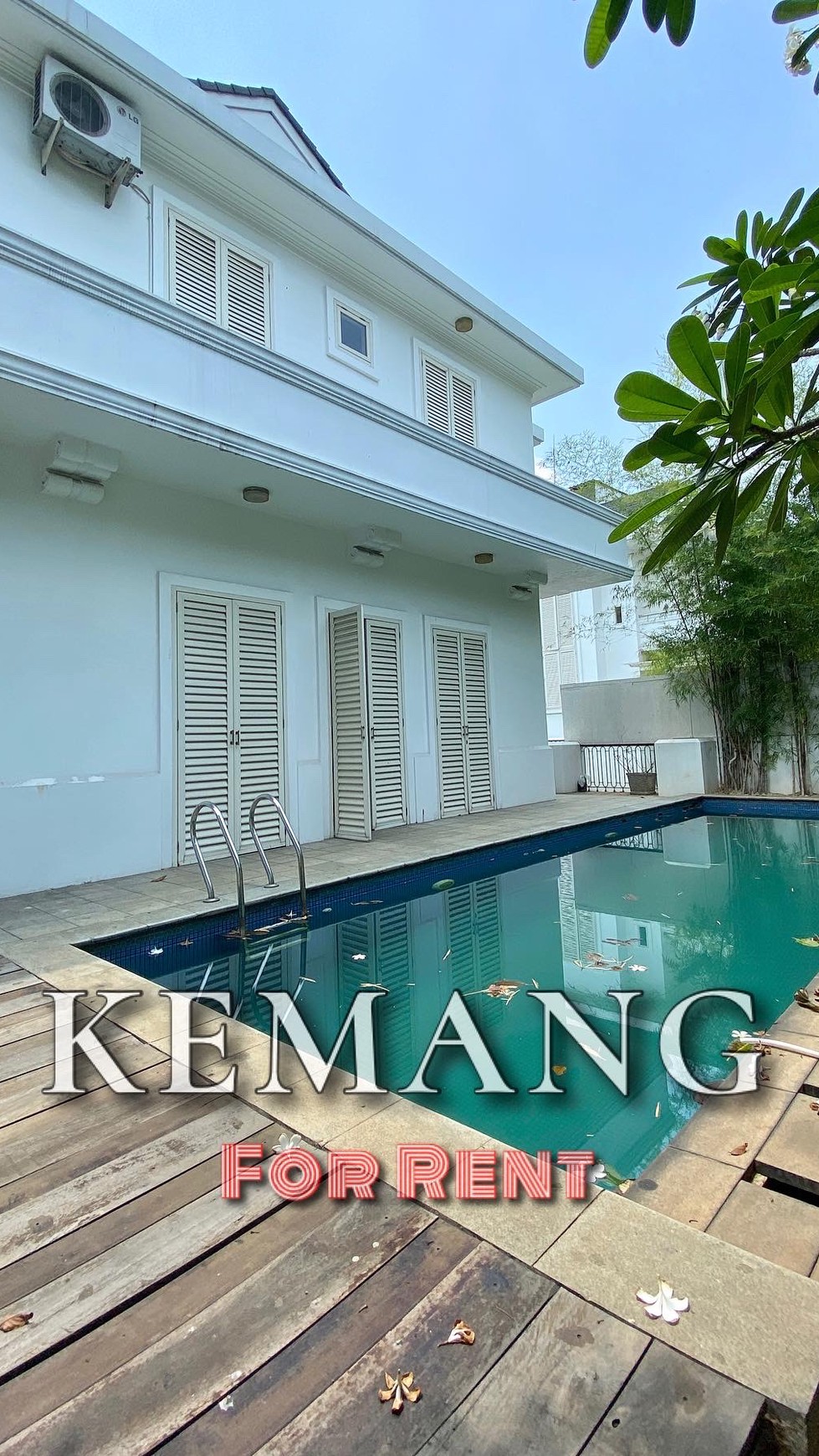 For Rent - Available Classic Modern Townhouse at Kemang Barat with nice garden pool 3BR 