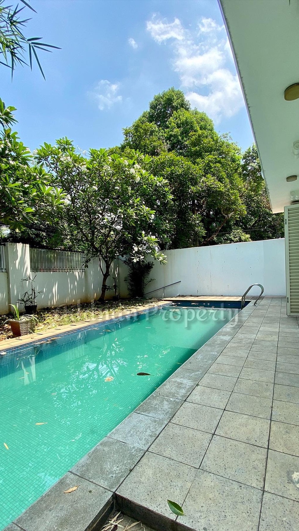 For Rent - Available Classic Modern Townhouse at Kemang Barat with nice garden pool 3BR 