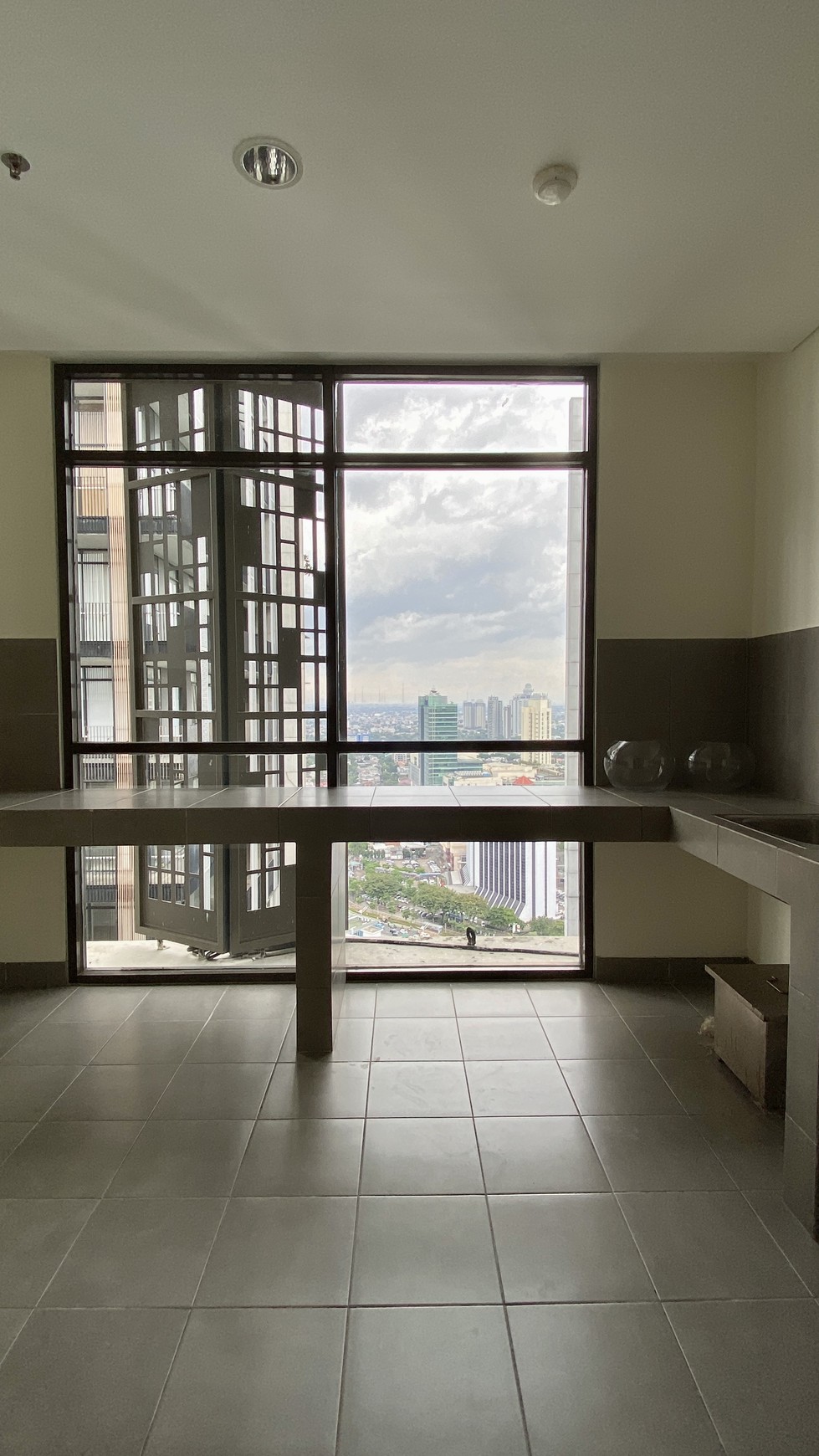 For Sale Unit PentHouse Senopati Suites Apartment Tower 1. With nice Private Pool and City View