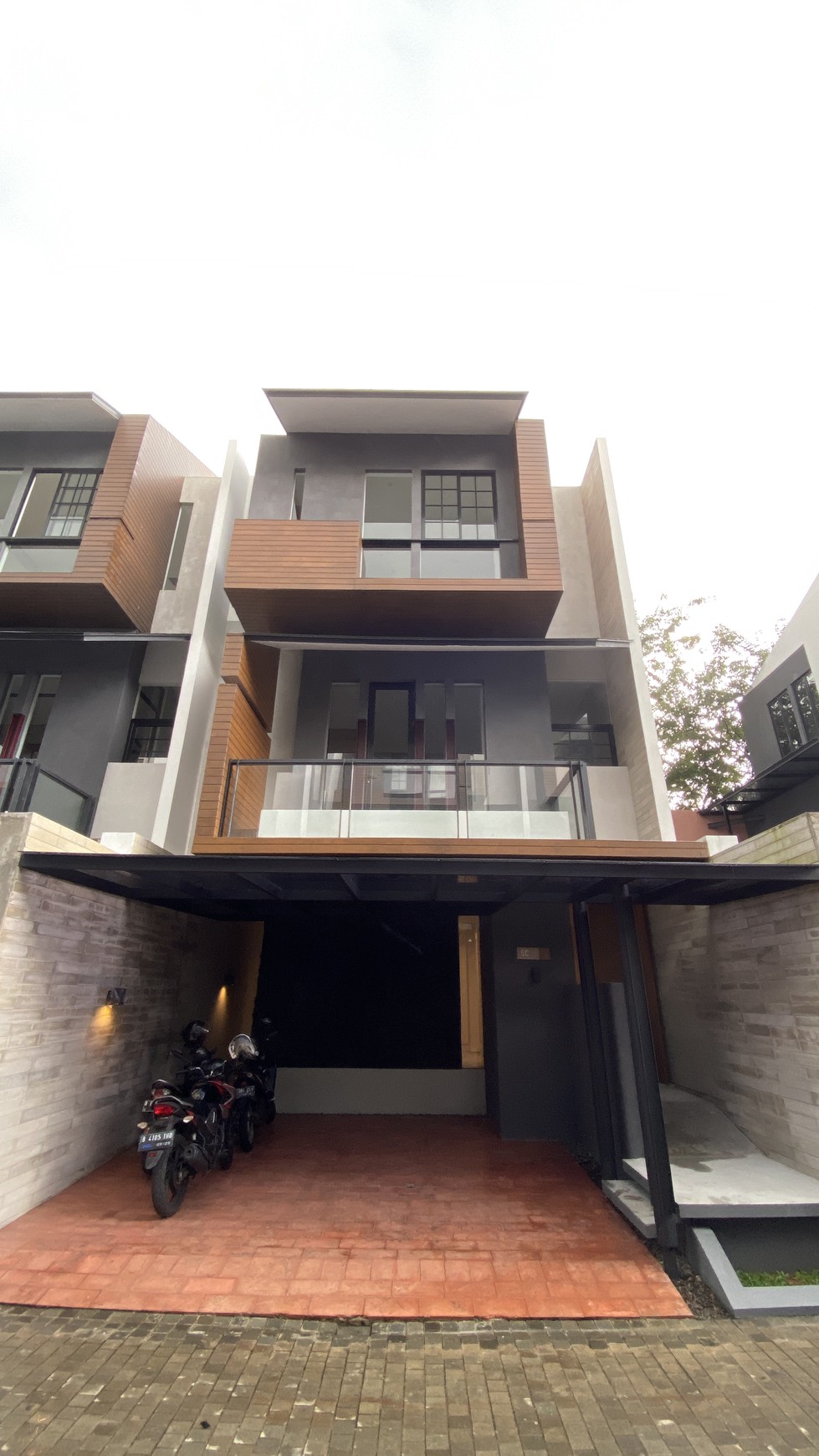 Dijual Rumah baru Modern Minimalist siap huni lokasi di Cipete Selatan. Jaksel