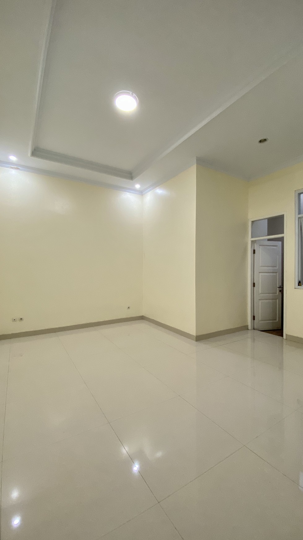 Rumah Baru Modern Minimalist Siap Huni. Lokasi Jagakarsa. Jaksel