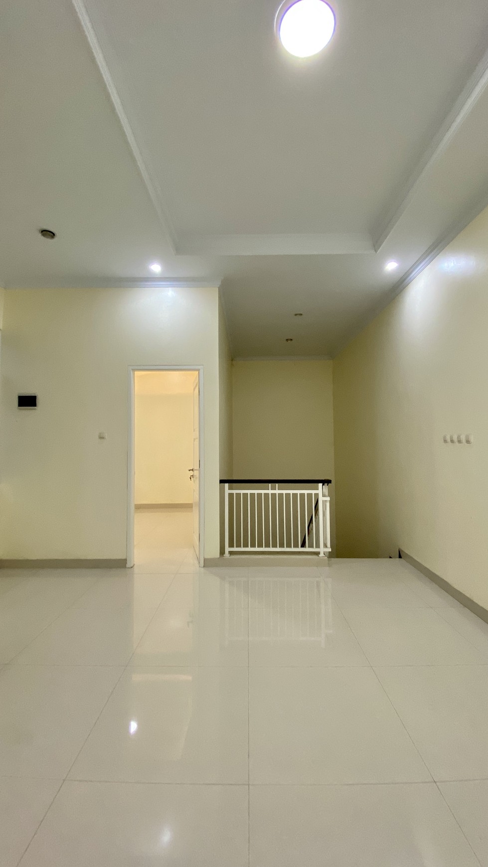 Rumah Baru Modern Minimalist Siap Huni. Lokasi Jagakarsa. Jaksel