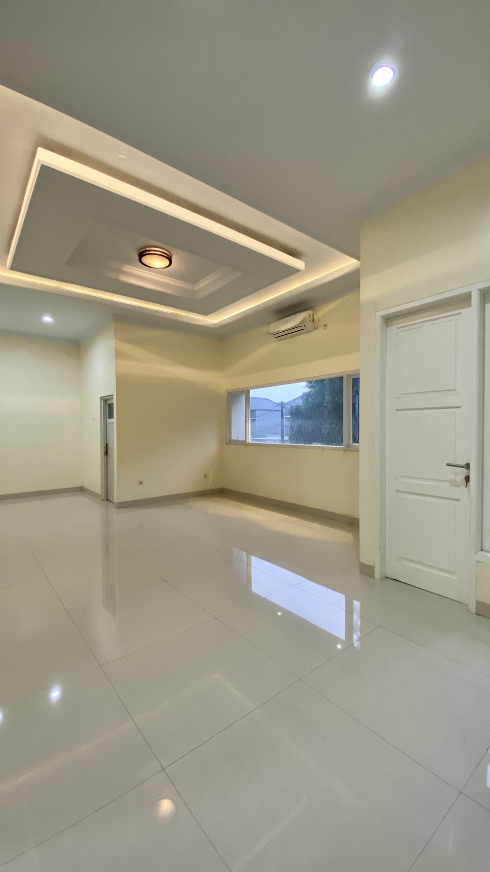 Rumah Baru Modern Minimalist Siap Huni. Lokasi Jagakarsa. Jaksel