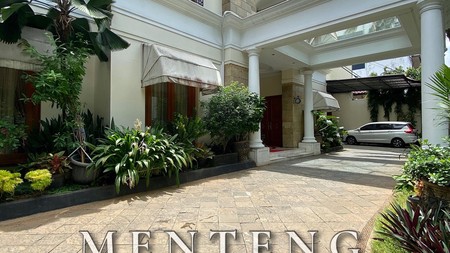 Turun Harga Rumah Mewah (Furnished). Lokasi Kertosono Menteng. Central Jakarta