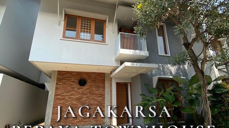 FOR SALE !! Papeaya Jagakarsa Townhouse  Rumah Bergaya Tropical Minimalist