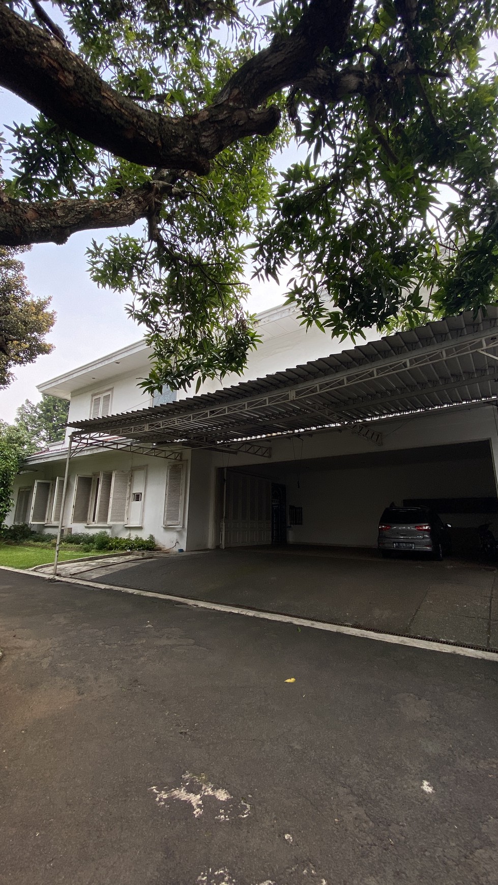 Dijual Rumah Besar Lokasi Elit dan Strategis di Kemang Dalam. Kemang. Jakarta Selatan BEBAS BANJIR