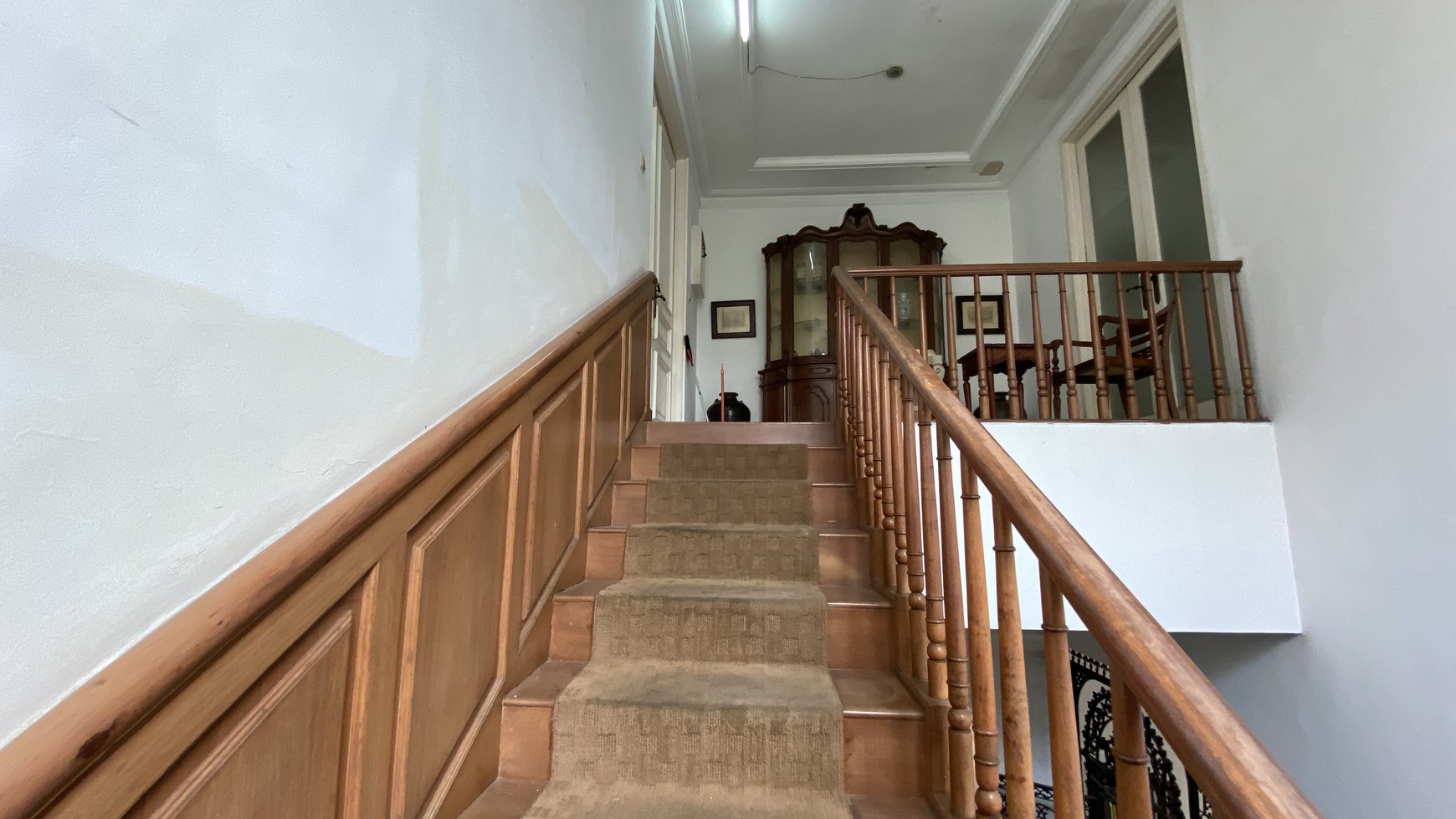 Dijual Rumah Besar Lokasi Elit dan Strategis di Kemang Dalam. Kemang. Jakarta Selatan BEBAS BANJIR