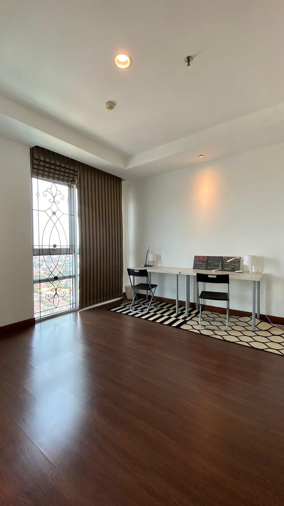 Apartement Essence Darmawangsa Tower EM2  3 BR Tipe Loft