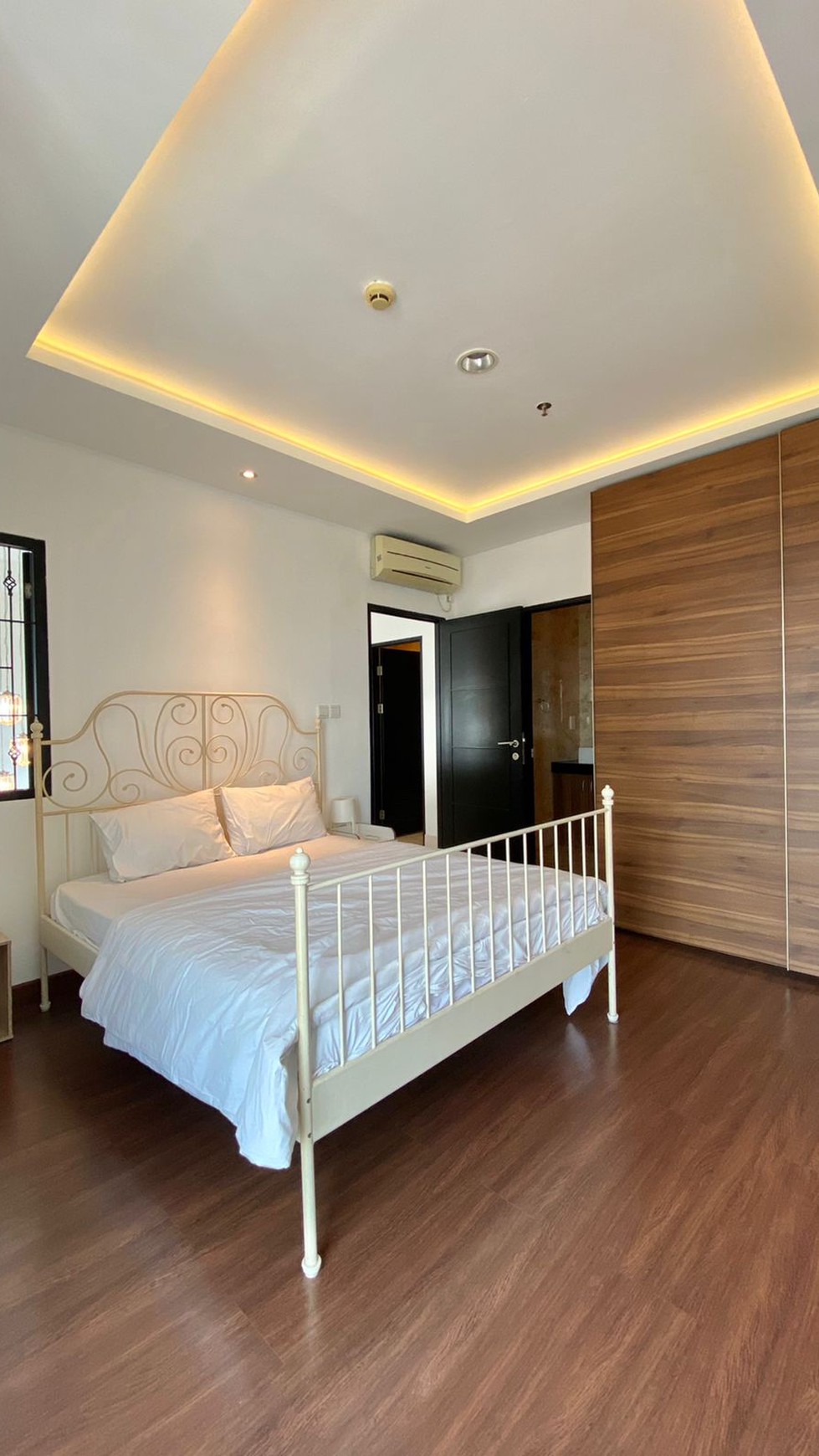 Apartement Essence Darmawangsa Tower EM2  3 BR Tipe Loft