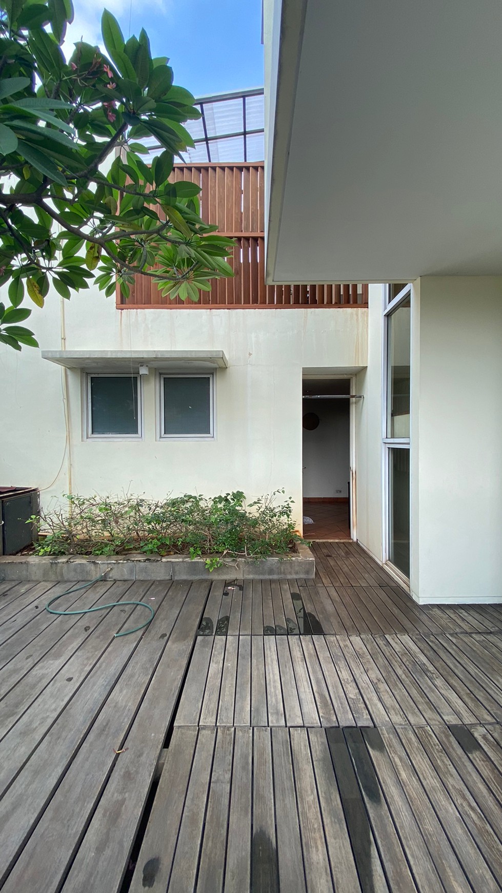 Rumah Dalam Townhouse Bangka IX Furnished