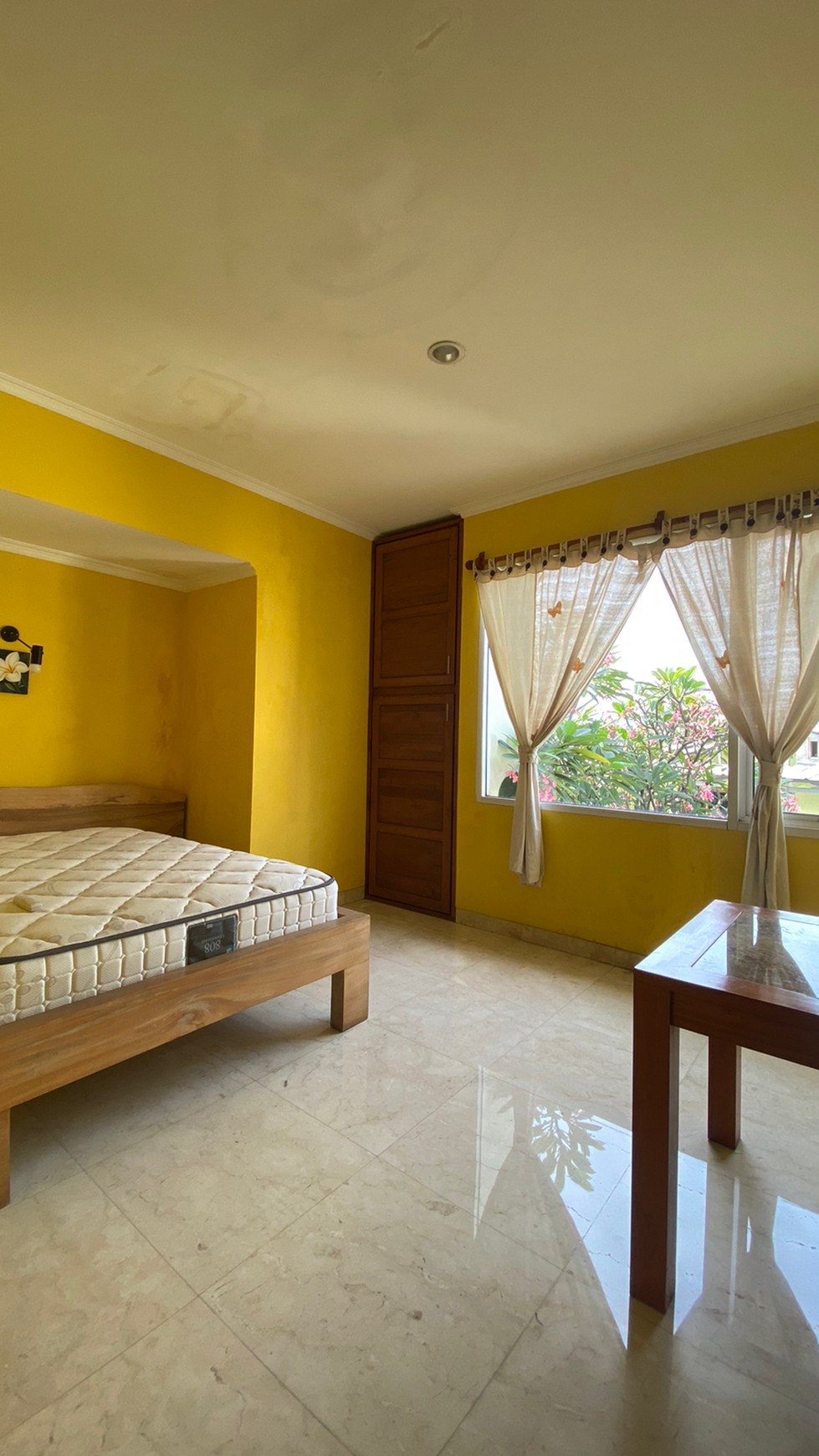 Rumah Dalam Townhouse Bangka IX Furnished