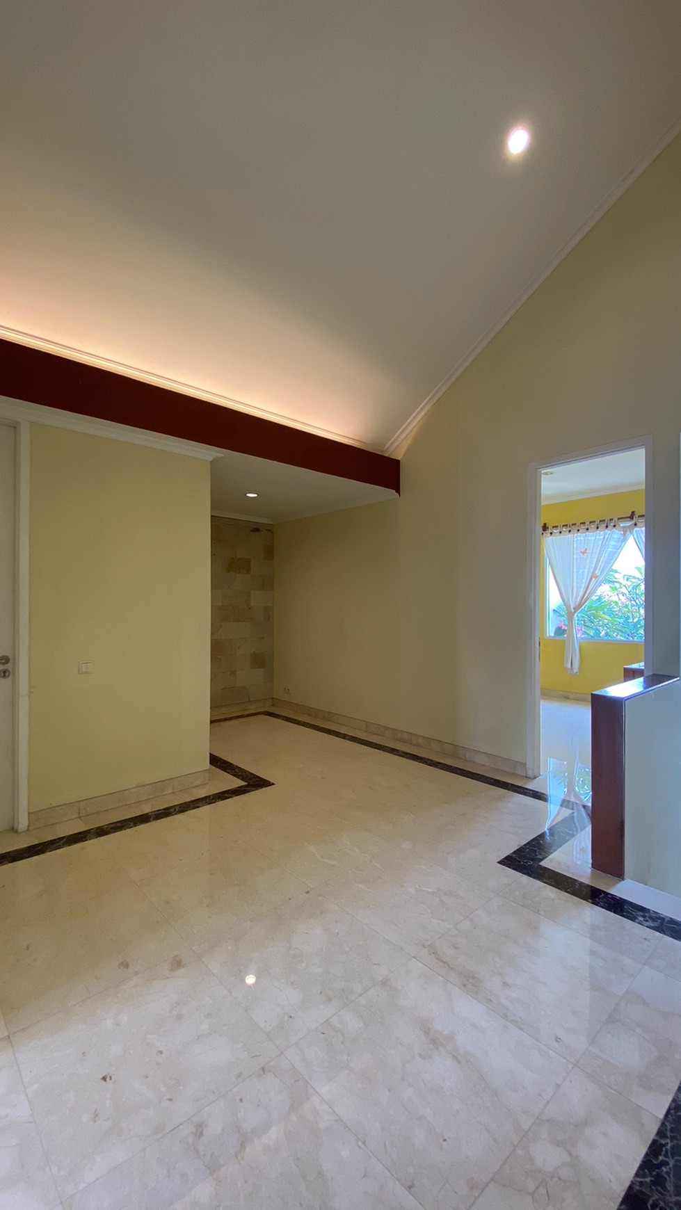 Rumah Dalam Townhouse Bangka IX Furnished