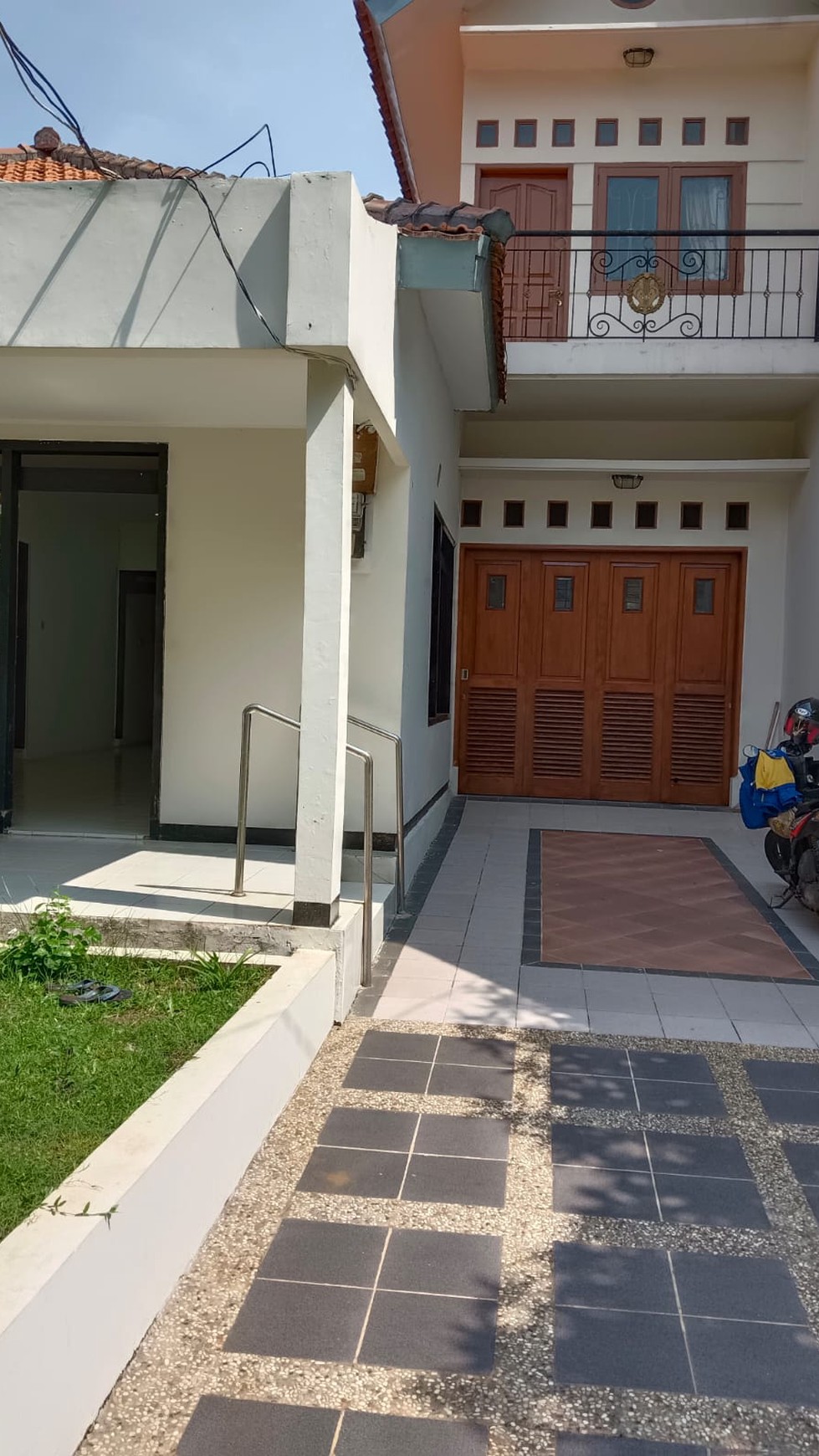 RUMAH DISEWA JALAN CIKATOMAS KEBAYORAN BARU JAKARTA SELATAN