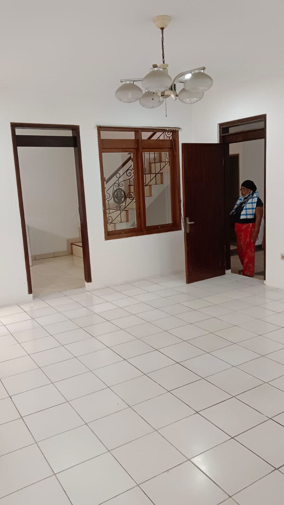 RUMAH DISEWA JALAN CIKATOMAS KEBAYORAN BARU JAKARTA SELATAN