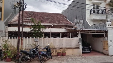 Rumah Lama Lokasi Prime Area Lamandau Kebayoran Baru