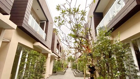 Townhouse Lokasi Tenang Area Kemang Gated Comminity